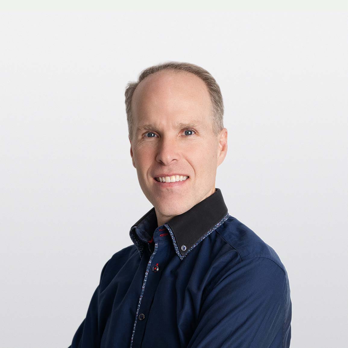 Image of Darren Tanner senior financial advisor on white background