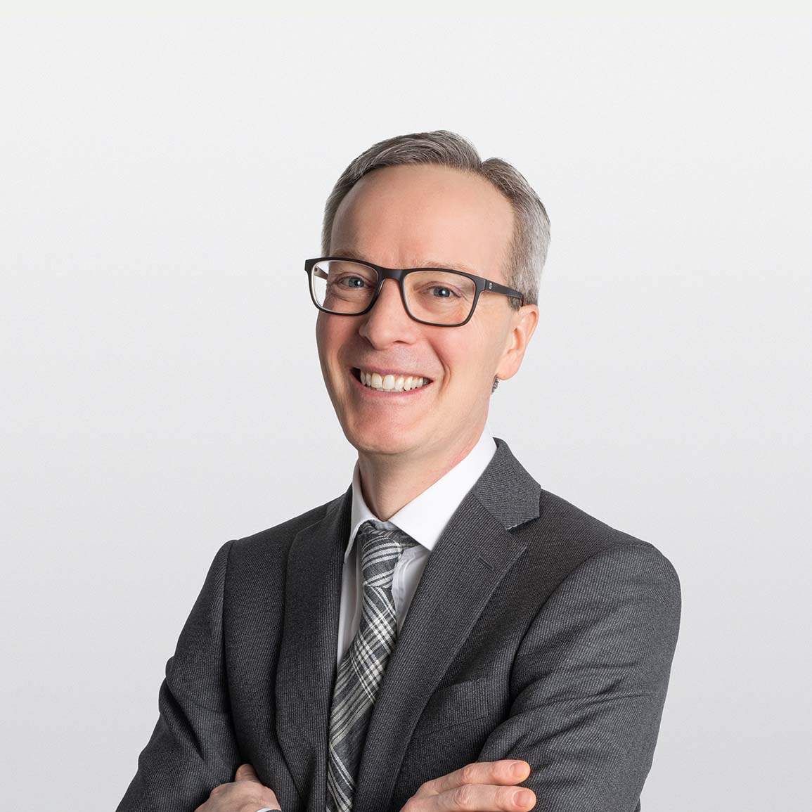 Image of David Henderson senior financial advisor on white background