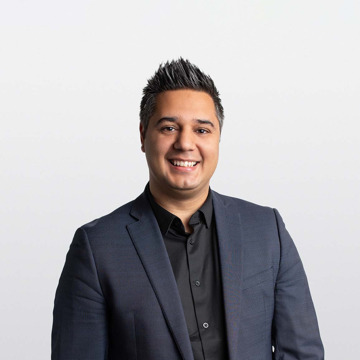 Image of Raz Ehsani Financial Advisor on White background