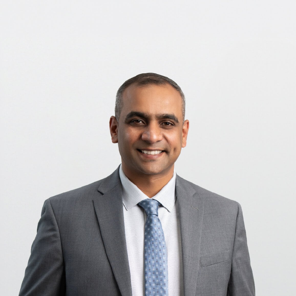 Image of Ravi Chavali senior financial advisor on white background